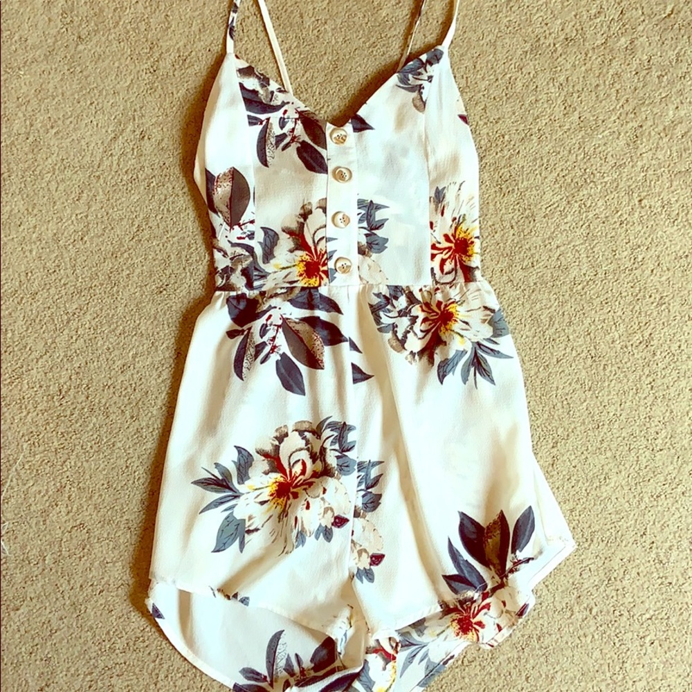 ✨NEW Peek-a-boo Back, Shorts Romper